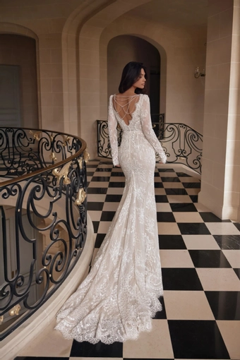 Avienne Pollardi #1 default backface vertical thumbnail