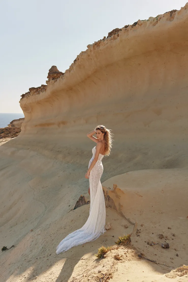 Eva Lendel Backface Thumbnail Image
