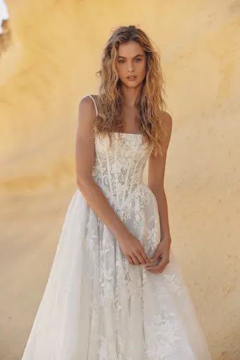 Eva Lendel Style Illume #4 frontface vertical cropped thumbnail