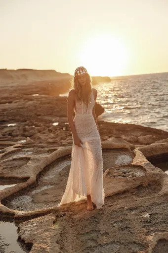 Eva Lendel Style Island #1 frontface vertical thumbnail