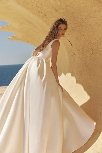 Eva Lendel Style Malta #2 default backface vertical thumbnail