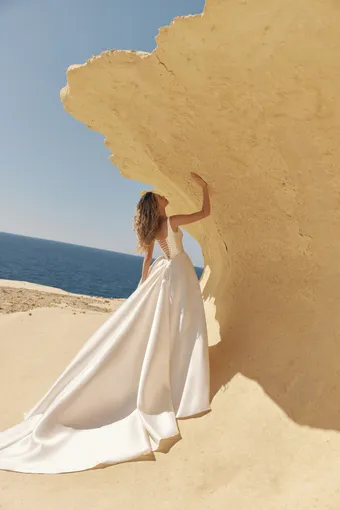 Eva Lendel Style Malta #1 backface vertical thumbnail