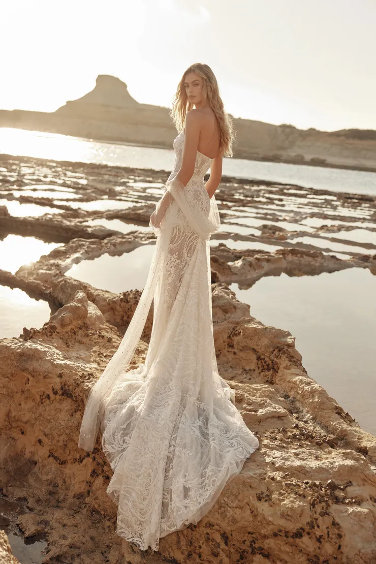 Eva Lendel Backface Thumbnail Image