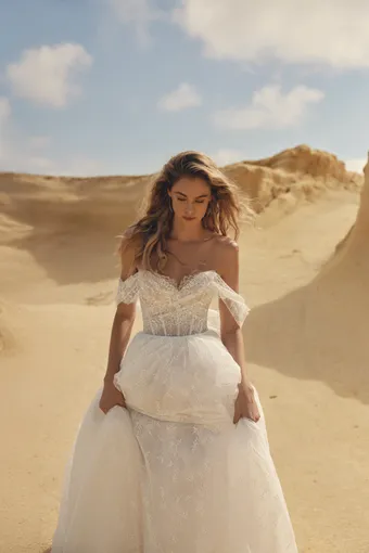 Eva Lendel Style Petal #2 frontface vertical cropped thumbnail