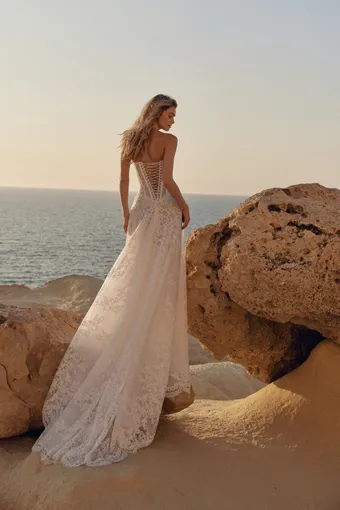 Eva Lendel Style Quartz #1 default backface vertical thumbnail