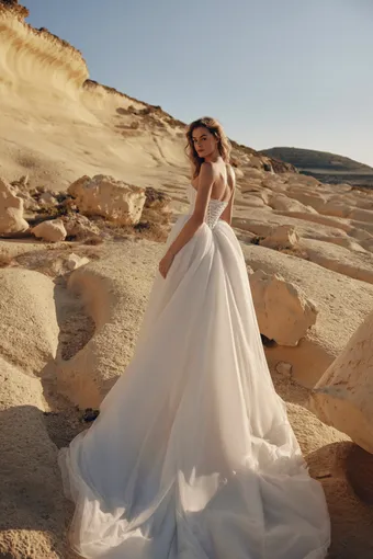 Eva Lendel Style Topaz #1 default backface vertical thumbnail