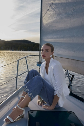 Frank Lyman  261107 #1 frontface vertical thumbnail