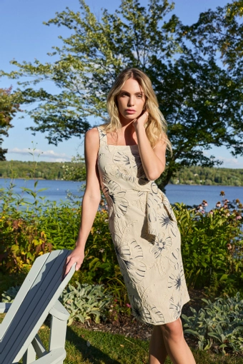 Frank Lyman  261246 #0 default frontface vertical thumbnail