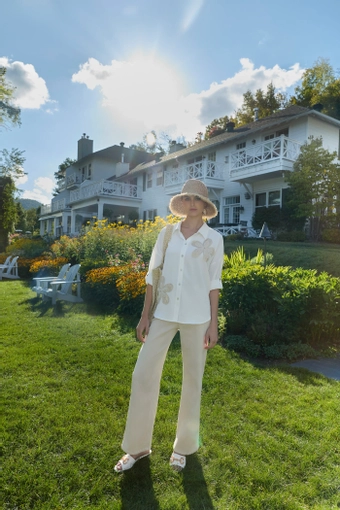 Frank Lyman  266555 #0 default frontface vertical thumbnail