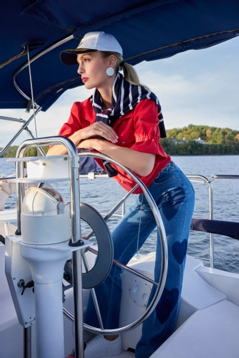 Frank Lyman  A26604 #2 frontface vertical thumbnail