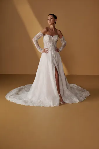 Christina Wu Brides #2 frontface vertical thumbnail