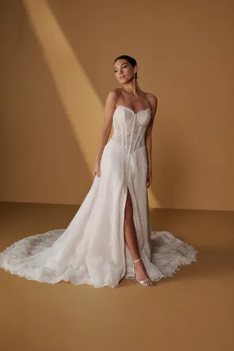 Christina Wu Brides #3 frontface vertical thumbnail