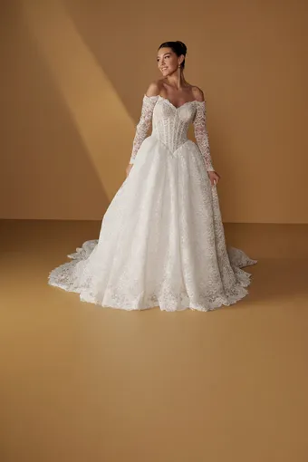 Christina Wu Brides #1 frontface vertical thumbnail