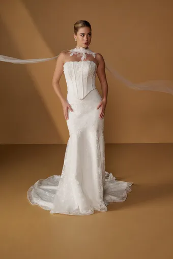 Christina Wu Brides #1 frontface vertical thumbnail