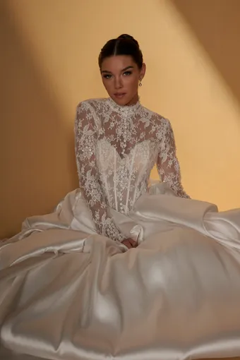 Christina Wu Brides #11 frontface vertical cropped thumbnail