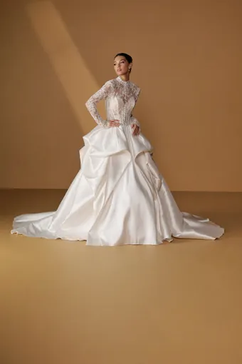 Christina Wu Brides #3 frontface vertical thumbnail
