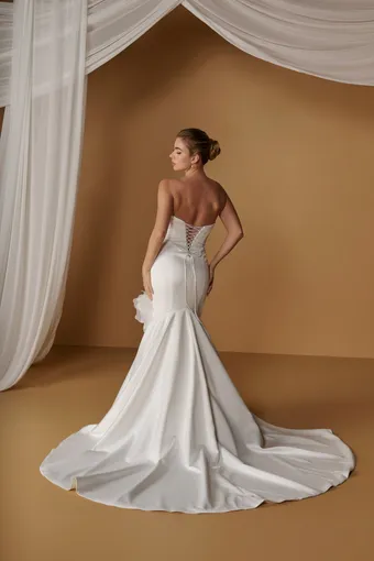 Christina Wu Platinum Style 31377 #6 backface vertical thumbnail