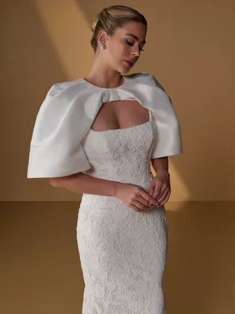 Christina Wu Platinum Style 31379 #4 frontface vertical cropped thumbnail