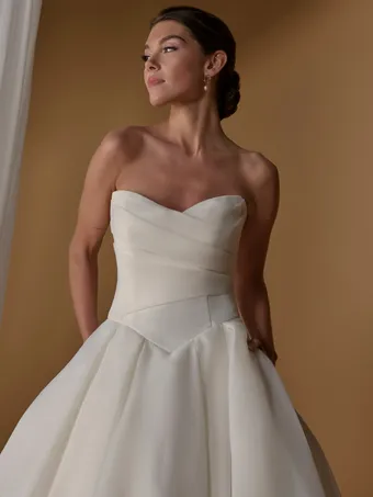 Christina Wu Platinum Style 31383 #5 frontface vertical cropped thumbnail