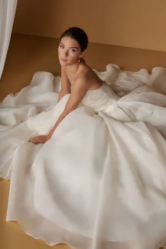 Christina Wu Platinum Style 31383 #1 frontface vertical thumbnail