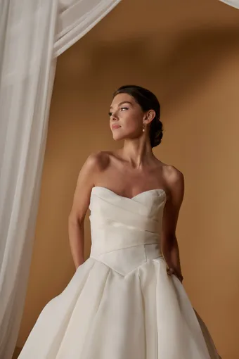 Christina Wu Platinum Style 31383 #7 frontface vertical cropped thumbnail