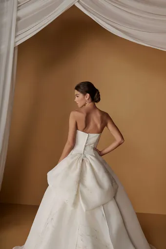 Christina Wu Platinum Style 31383P #8 backface vertical cropped thumbnail