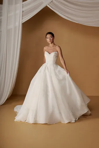 Christina Wu Platinum Style 31383P #1 frontface vertical thumbnail