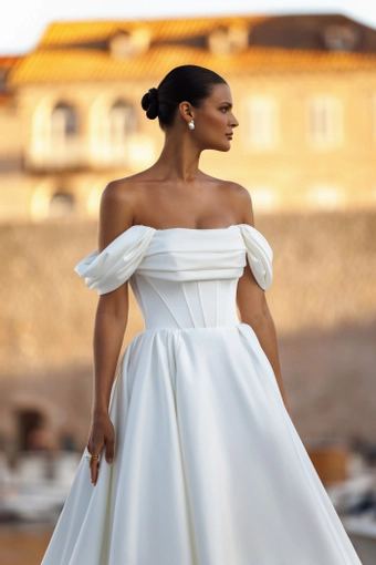 Lana Grace Bridal Everly #2 frontface vertical cropped thumbnail