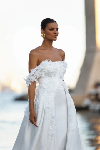 Lana Grace Bridal Freya #3 frontface vertical cropped thumbnail
