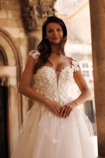 Lana Grace Bridal Gizelle #3 frontface vertical cropped thumbnail