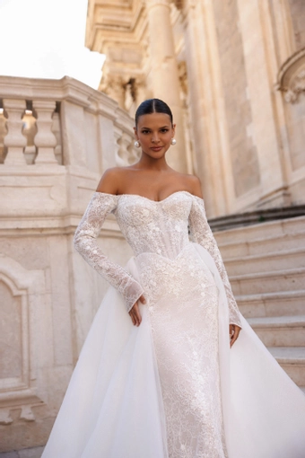 Lana Grace Bridal Harper #4 frontface vertical cropped thumbnail