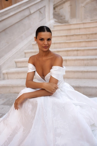 Lana Grace Bridal Liana #3 frontface vertical cropped thumbnail