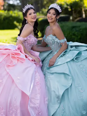 Quince 26140 #5 frontface vertical cropped thumbnail