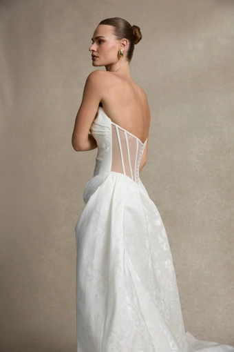 La Premiere Bridget #2 backface vertical cropped thumbnail