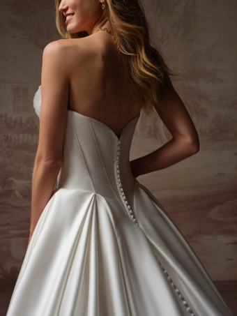 Maggie Sottero Fiorita #11 backface vertical cropped thumbnail