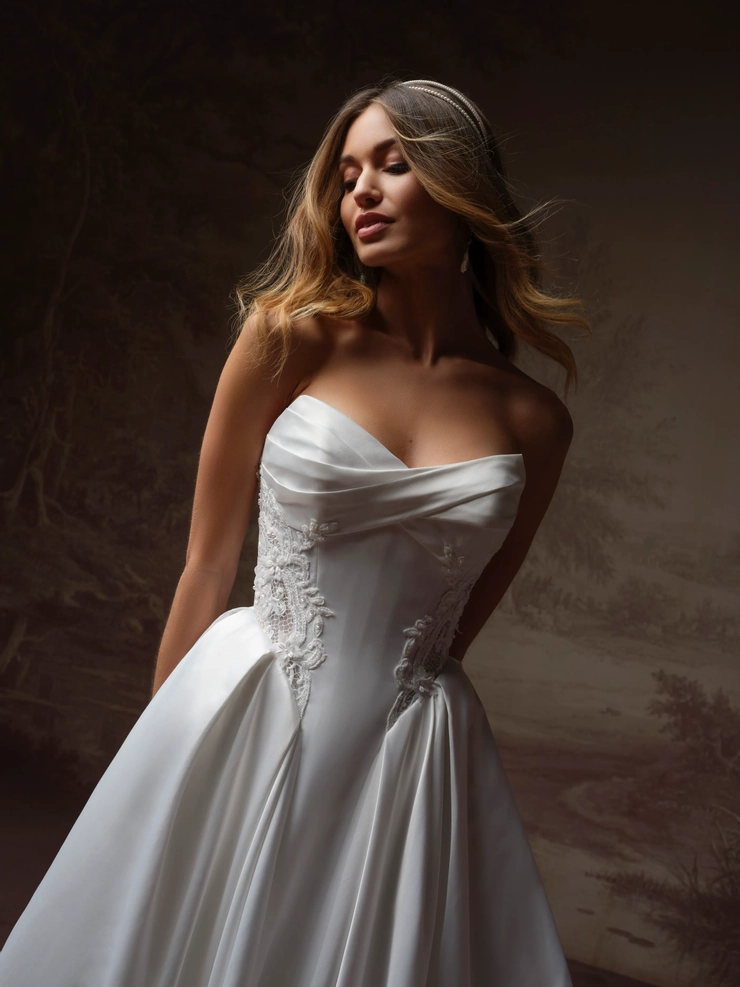 Rebecca Ingram Gigi F6RB120A01