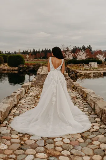 Iryna Shalom Elysia #5 backface vertical thumbnail