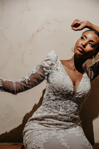 Iryna Shalom Ira #15 frontface vertical cropped thumbnail