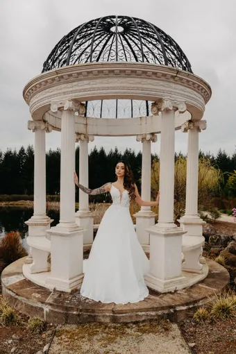 Iryna Shalom Noelle #11 vertical thumbnail