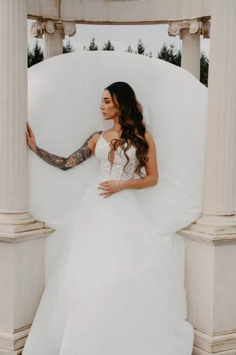 Iryna Shalom Noelle #7 vertical thumbnail