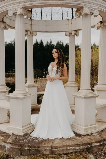 Iryna Shalom Noelle #9 vertical thumbnail