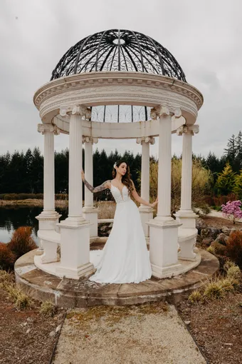 Iryna Shalom Noelle #13 vertical thumbnail