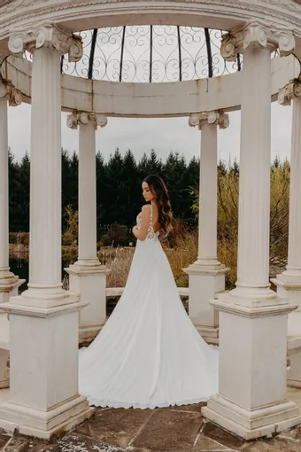 Iryna Shalom Noelle #0 vertical thumbnail