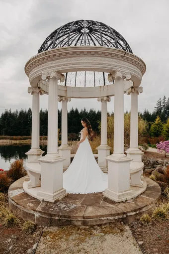 Iryna Shalom Noelle #15 vertical thumbnail