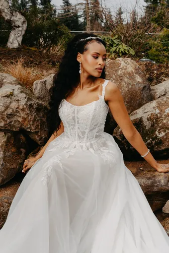 Iryna Shalom Valora #15 vertical thumbnail