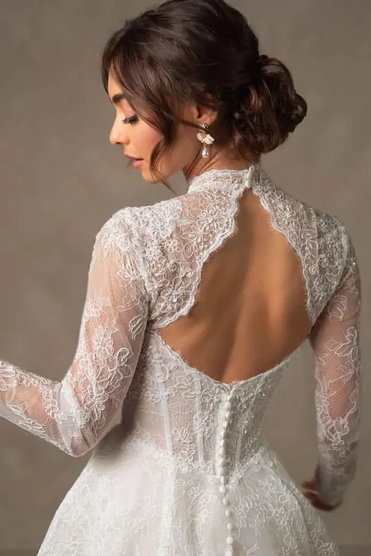 Essense of Australia Style #D4554 #5 backface vertical cropped picture