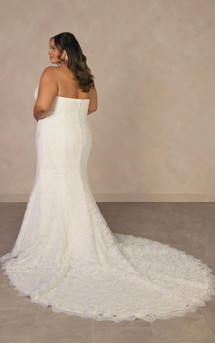 Essense of Australia Plus Size Every Body Every Bride Fall 2026 Backface Thumbnail Image