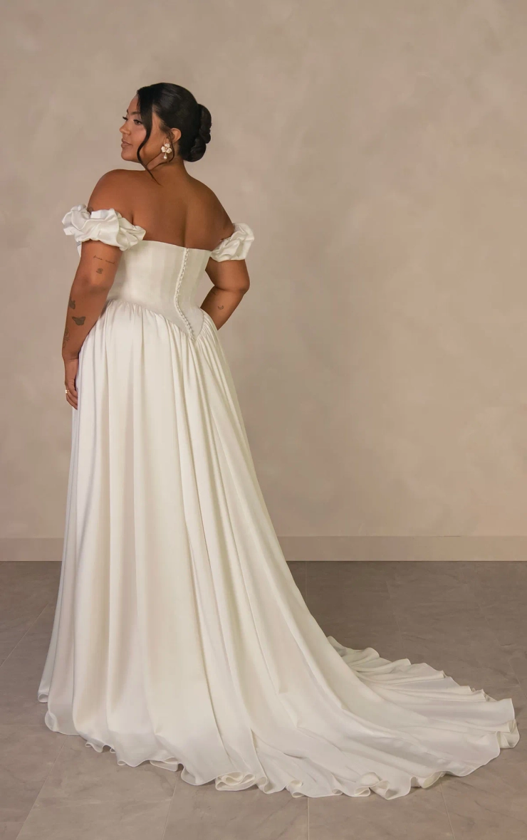 Essense of Australia Plus Size Every Body Every Bride Fall 2026 Backface Thumbnail Image
