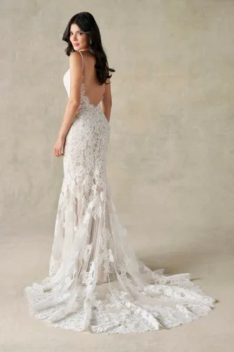 Allure Bridals Style #A1472 #6 backface vertical thumbnail