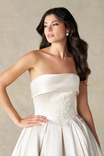 Allure Bridals Style #A1476 #7 frontface vertical cropped thumbnail